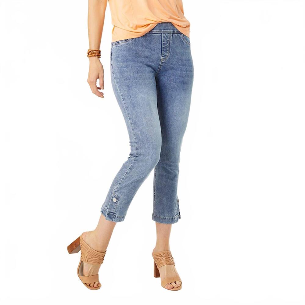 NEW COCO + CARMEN omg boyfriend capri with side slit in medium denim